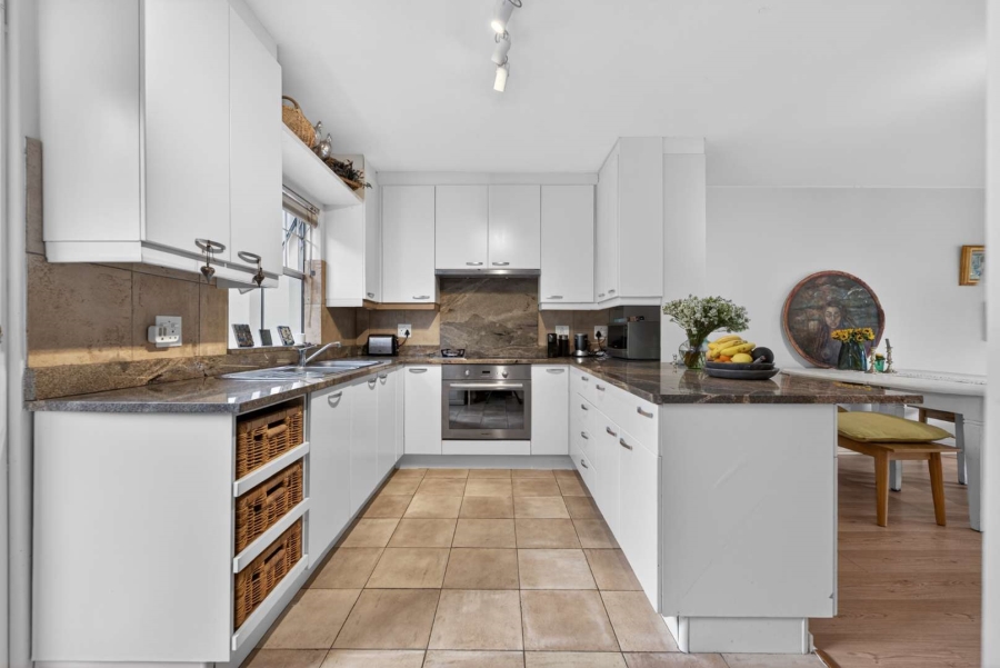 3 Bedroom Property for Sale in Vredehoek Western Cape